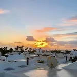 Blue Sky Апартаменты *