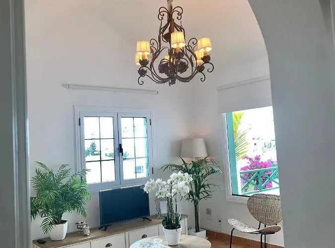 Blue Sky Apartment *